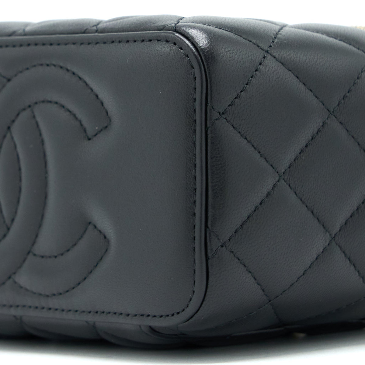 chanel-leather-chain-top-handle-long-vanity-lambskin-black-ghw