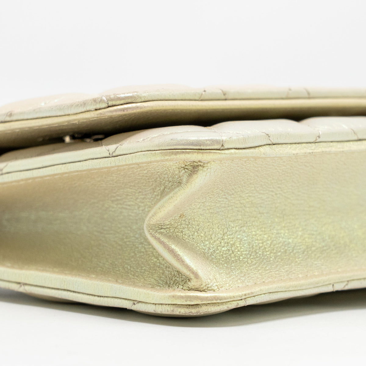 chanel-wallet-on-chain-lambskin-iridescent-ivory-lghw
