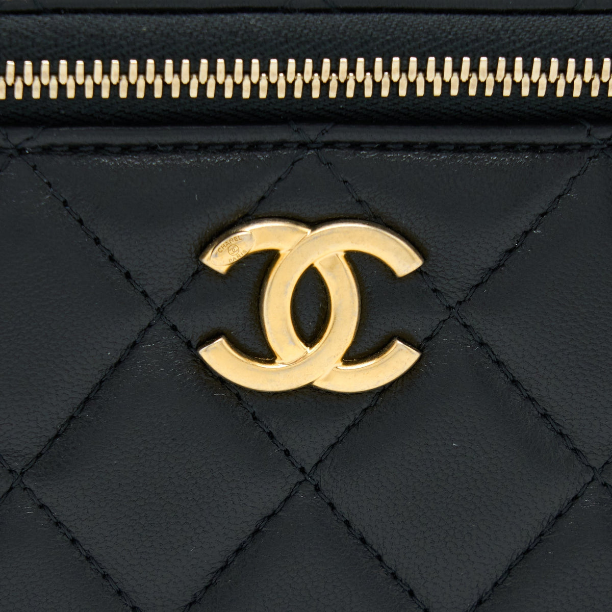 chanel-leather-chain-top-handle-long-vanity-lambskin-black-ghw