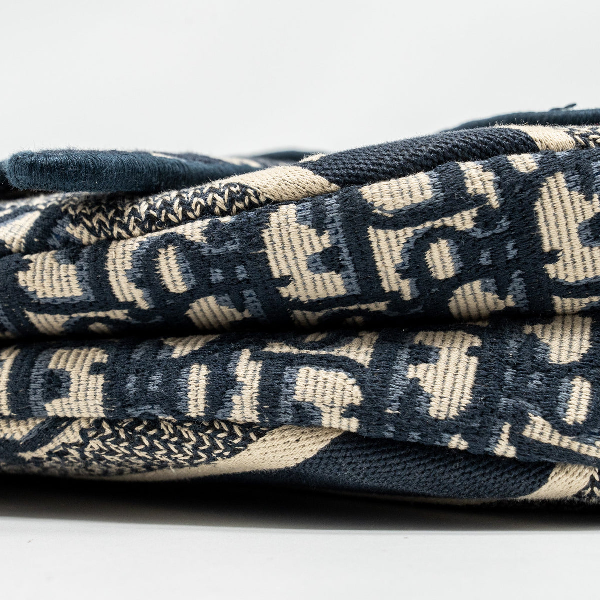 dior-medium-saddle-blue-oblique-embroidery-ghw