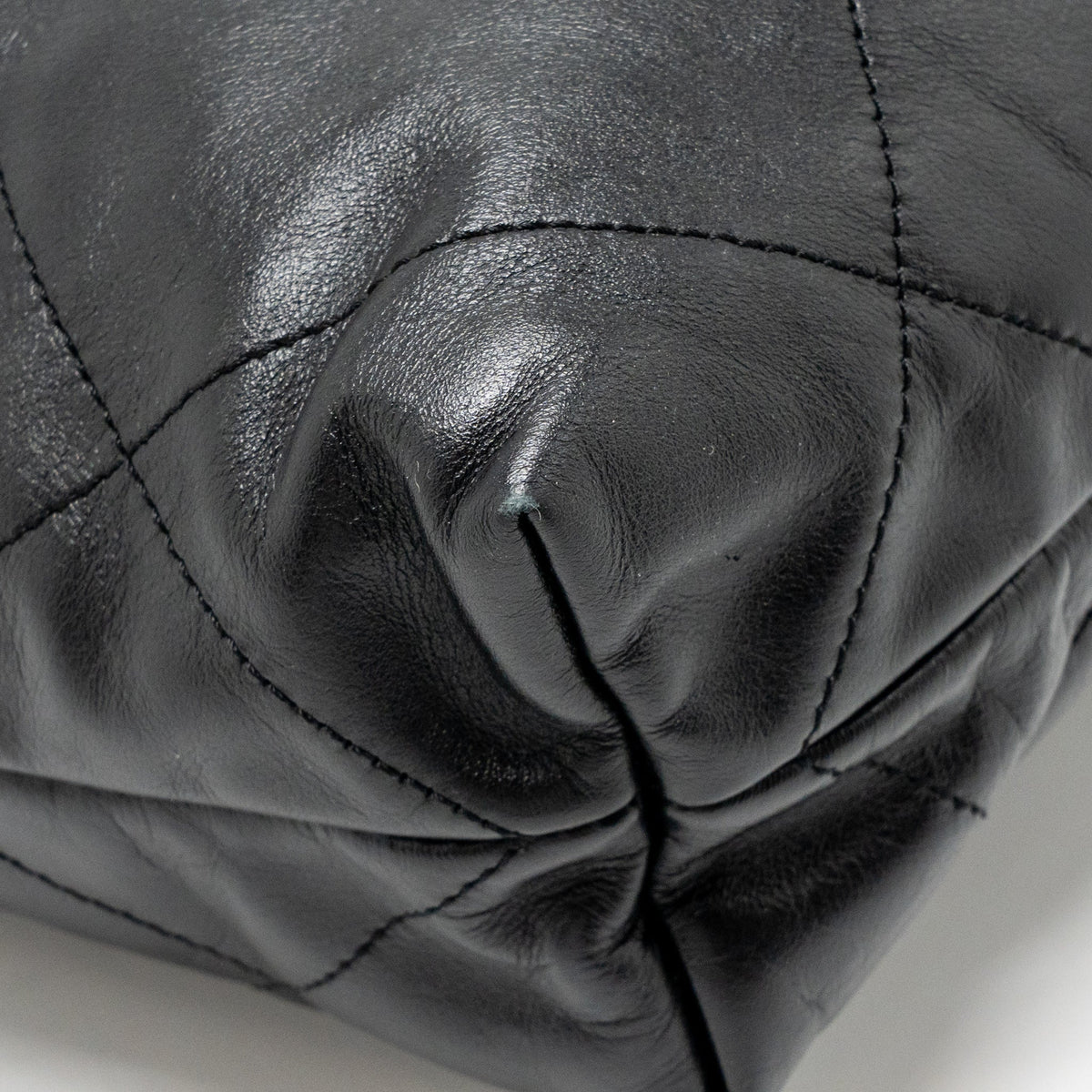chanel-22-black-2