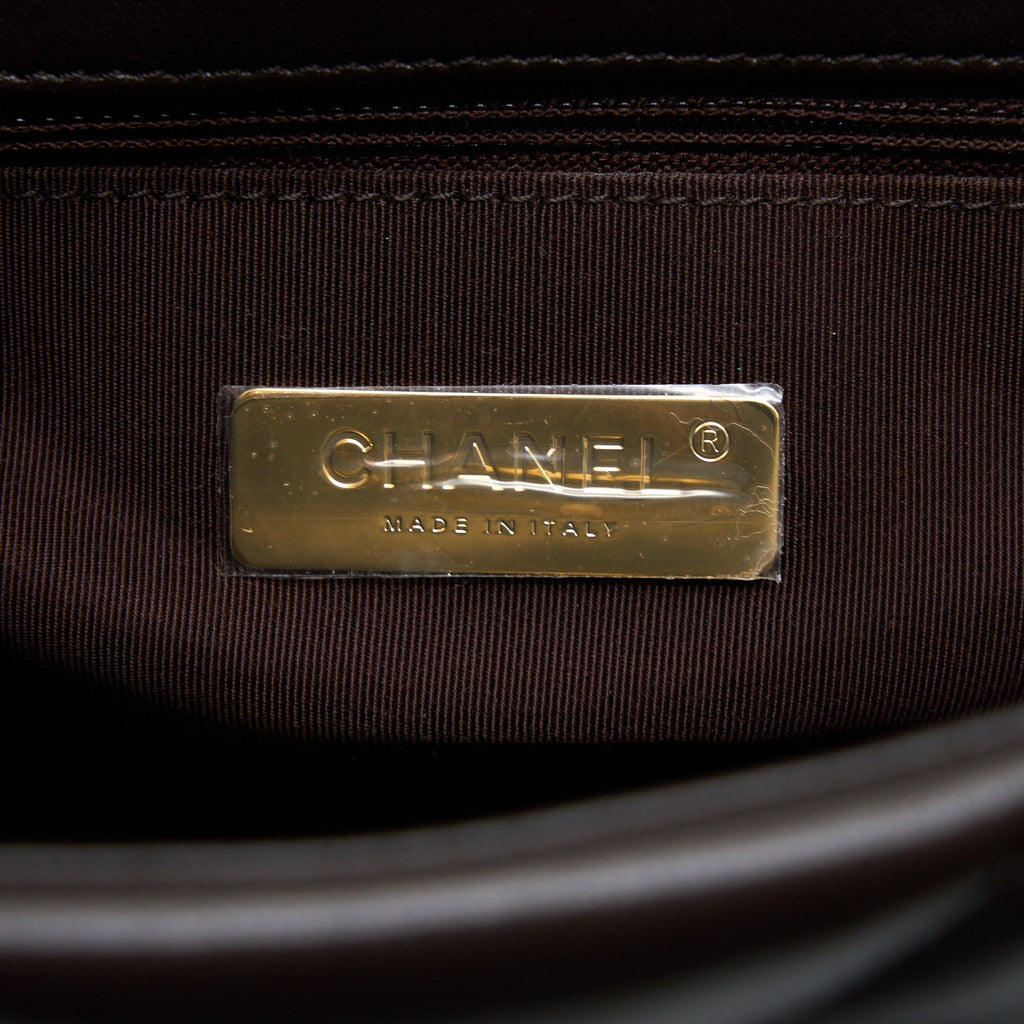 chanel-21a-maxi-19-flap-bag-lambskin-dark-brown-multicolour-hardware-microchip