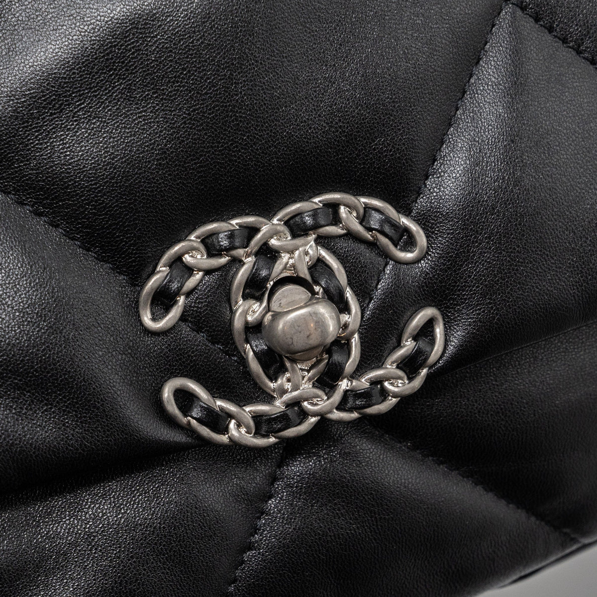 chanel-small-19-bag-lambskin-black-multicolour-hardwaremicrochip