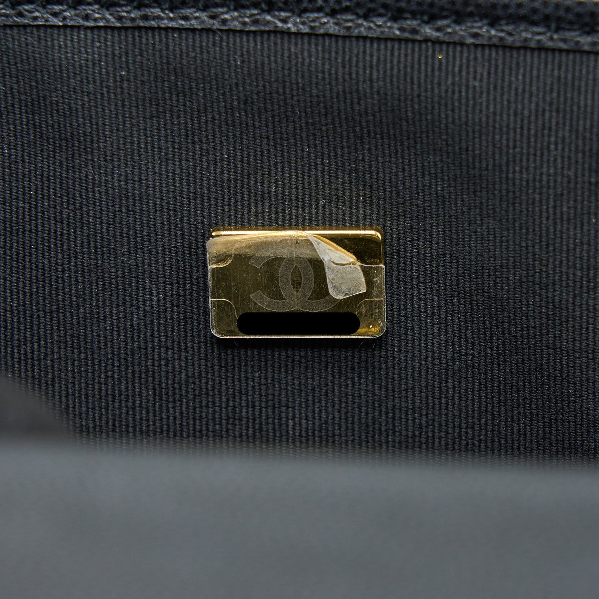 chanel-22k-top-handle-messenger-bag-caviar-black-brushed-ghw-microchip-1