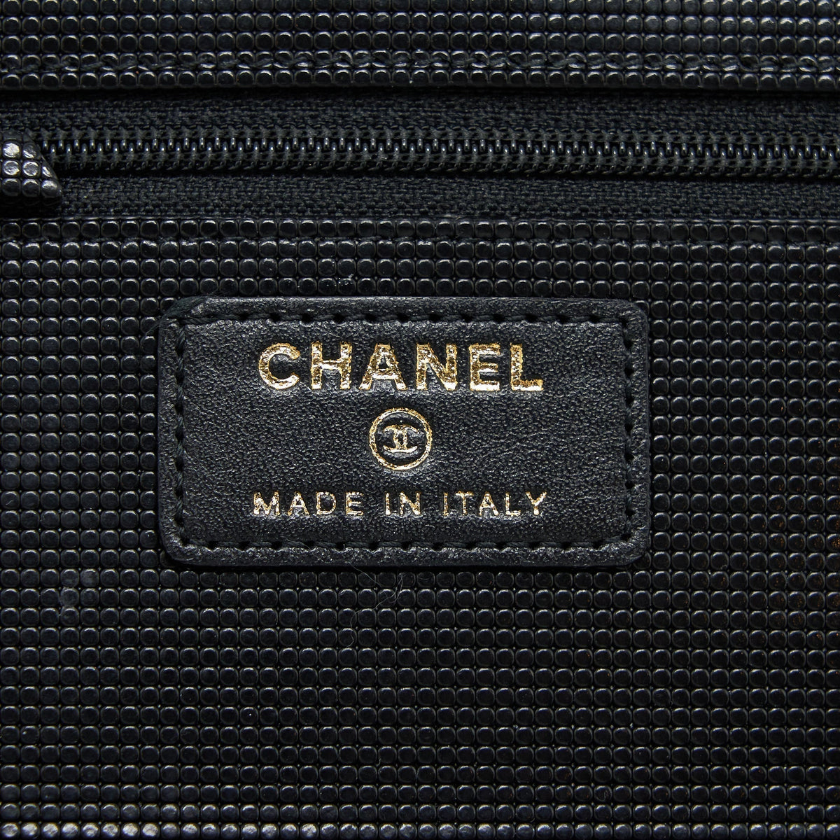 chanel-limited-wallet-on-chain-calfskin-black-ghw-1