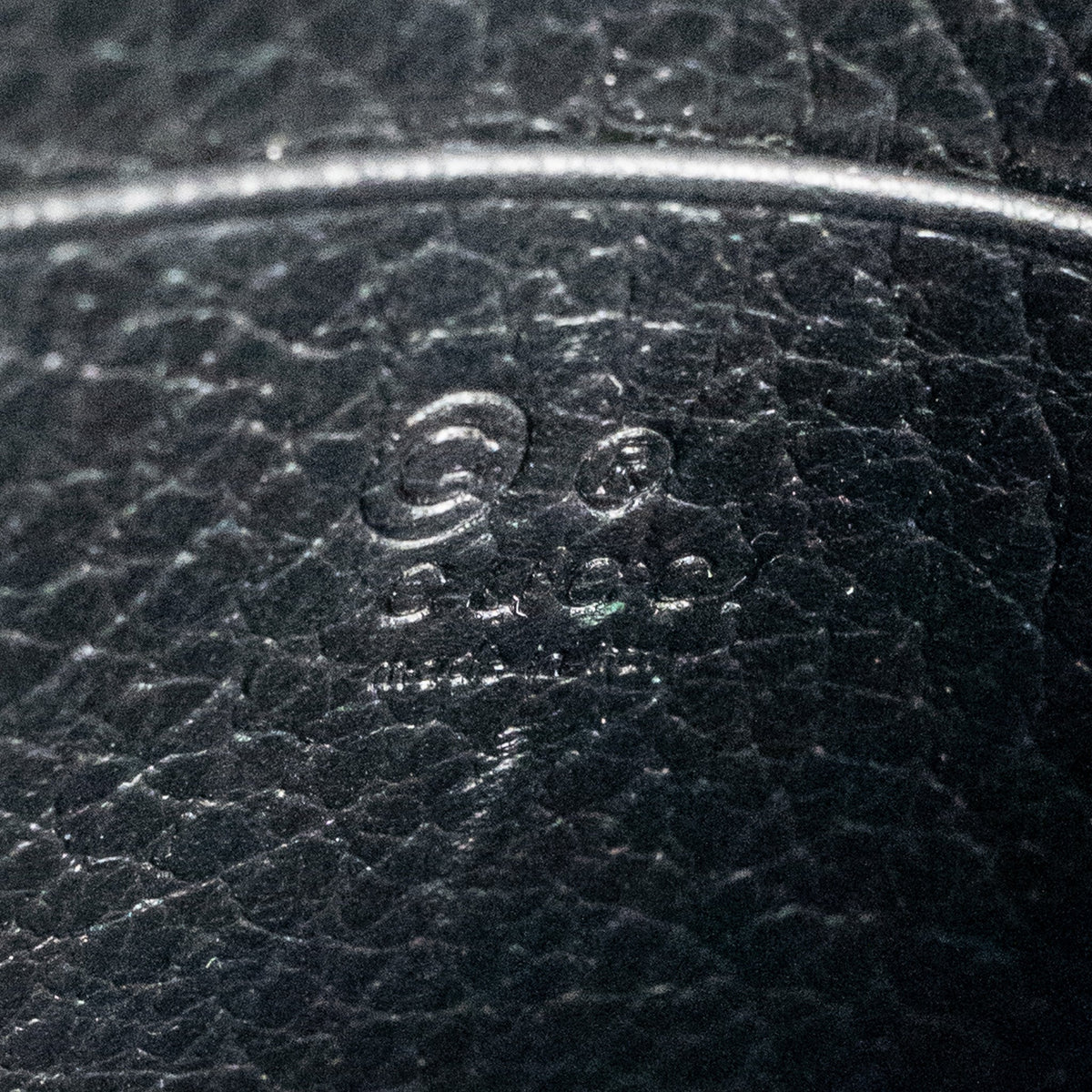 gucci-interlocking-chain-wallet-calfskin-black-ghw