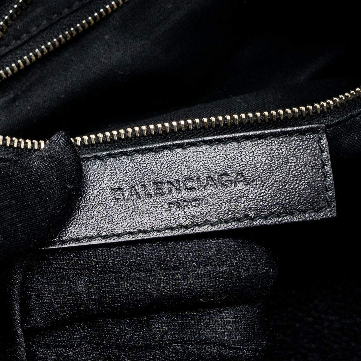 balenciaga-classic-city-bag-leather-black-ghw