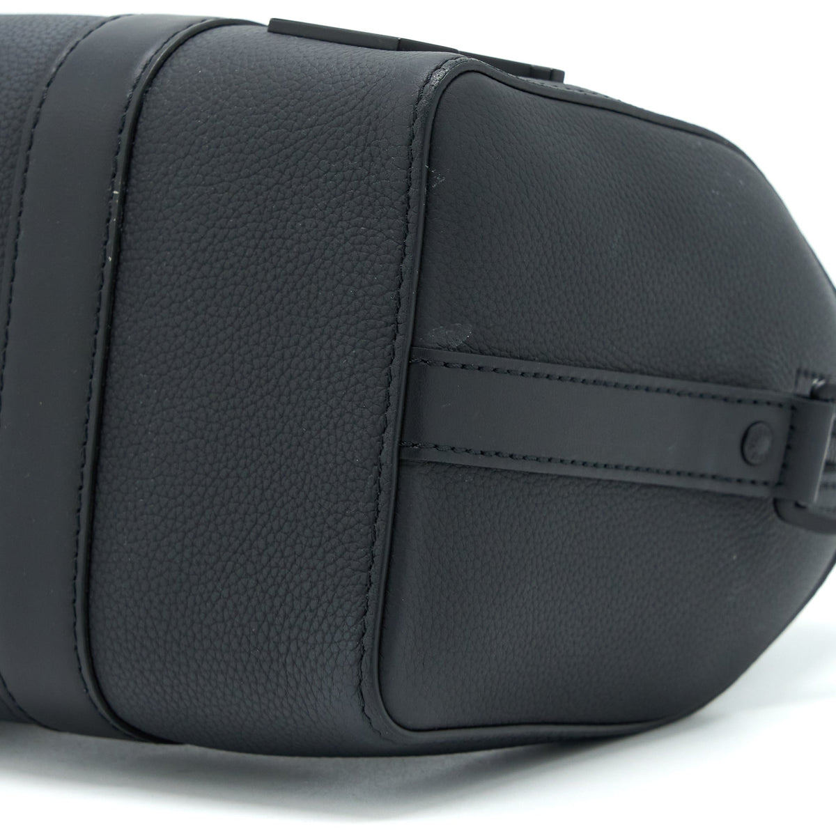louis-vuitton-city-keepall-grained-calfskin-black-with-black-hardware