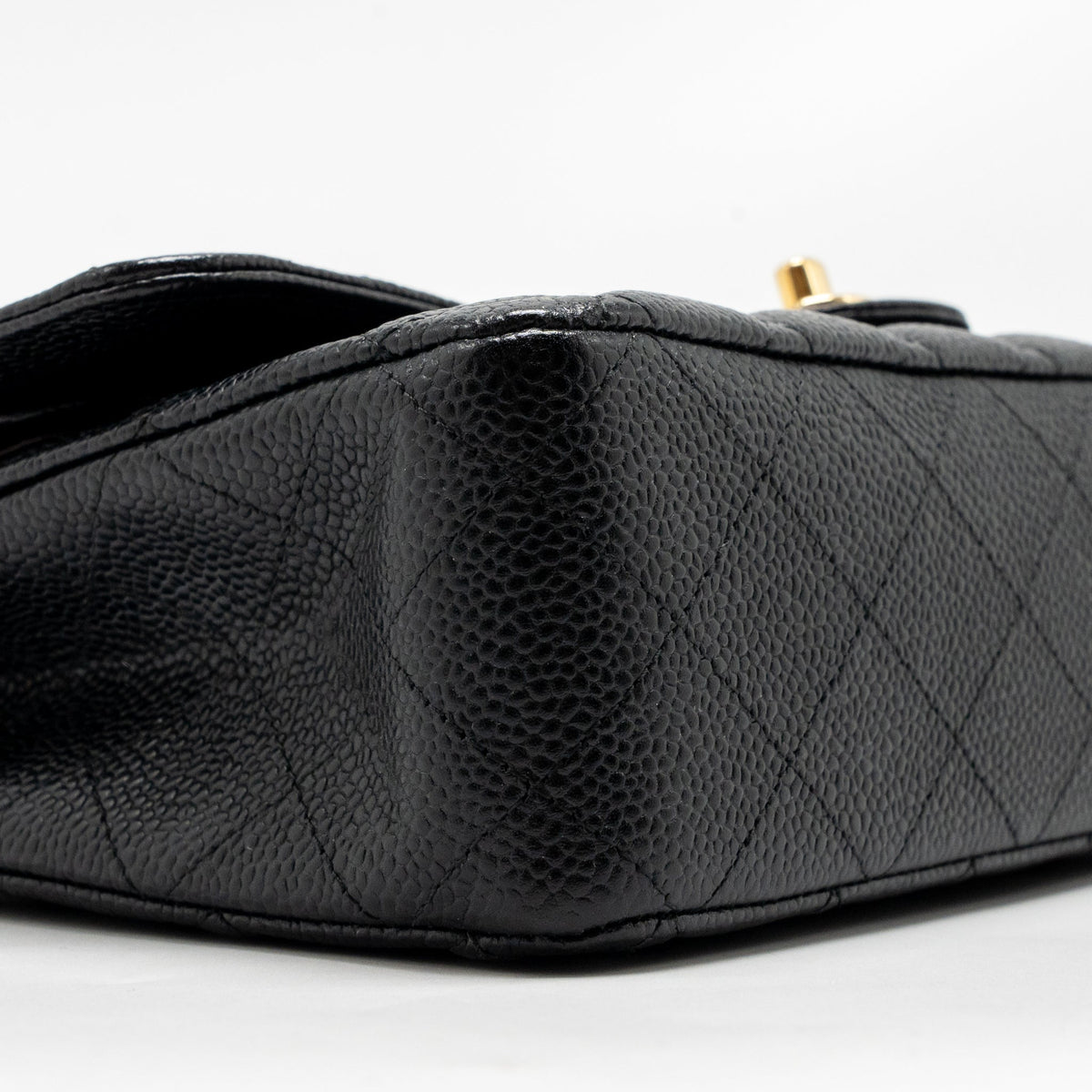 chanel-medium-classic-double-flap-bag-caviar-black-ghw-38