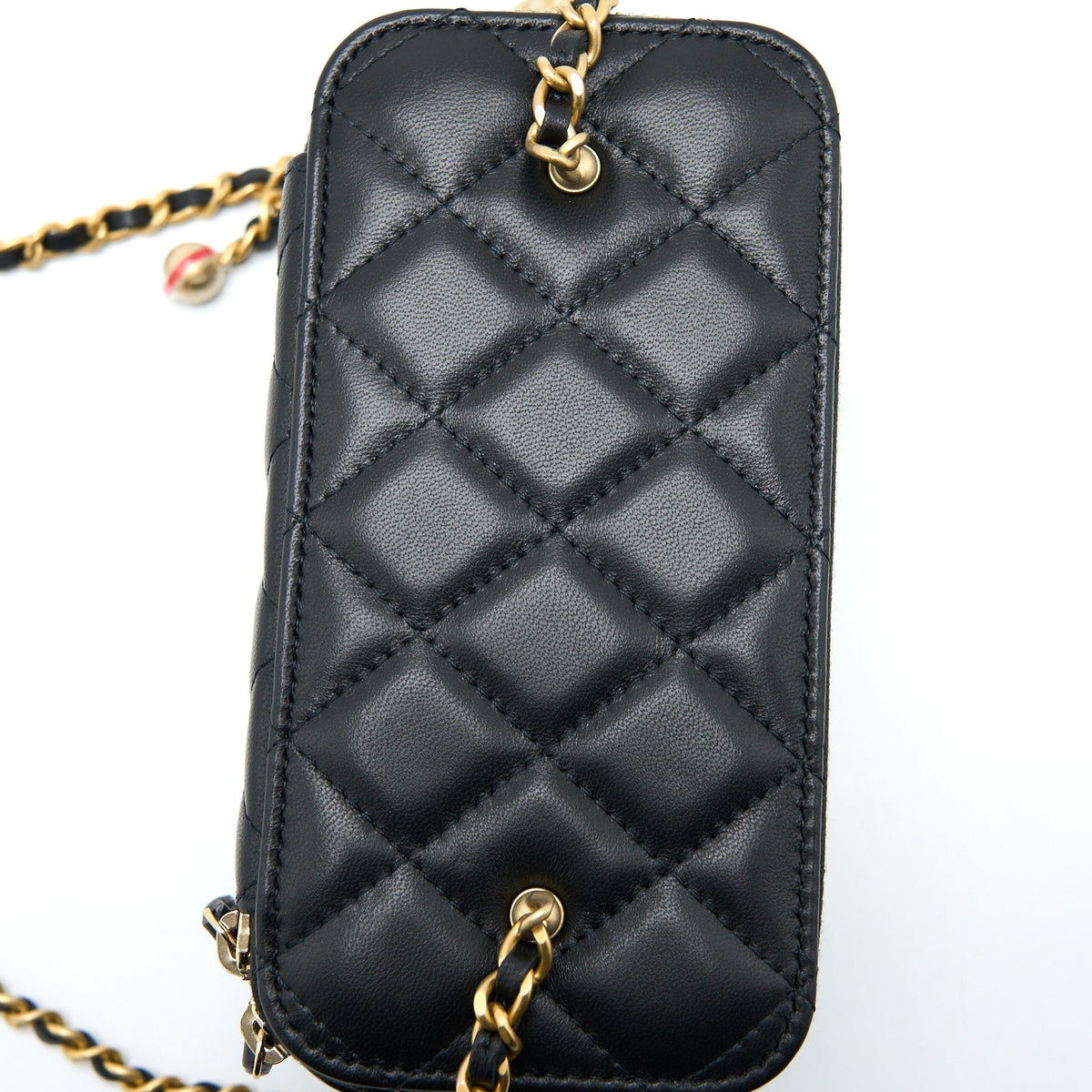 chanel-pearl-crush-long-vanity-lambskin-black-brushed-ghwmicrochip