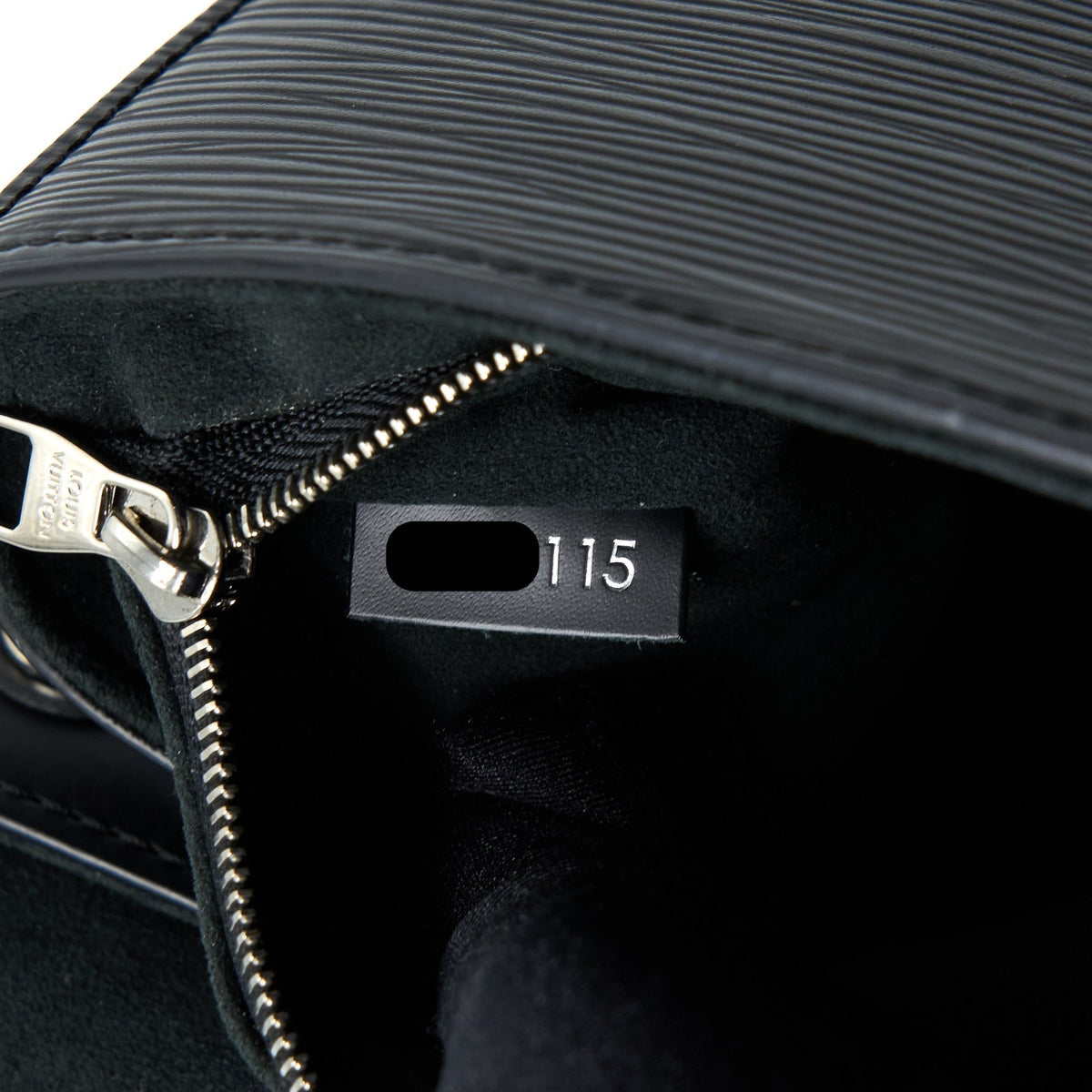 louis-vuitton-cluny-mm-epi-black-shw