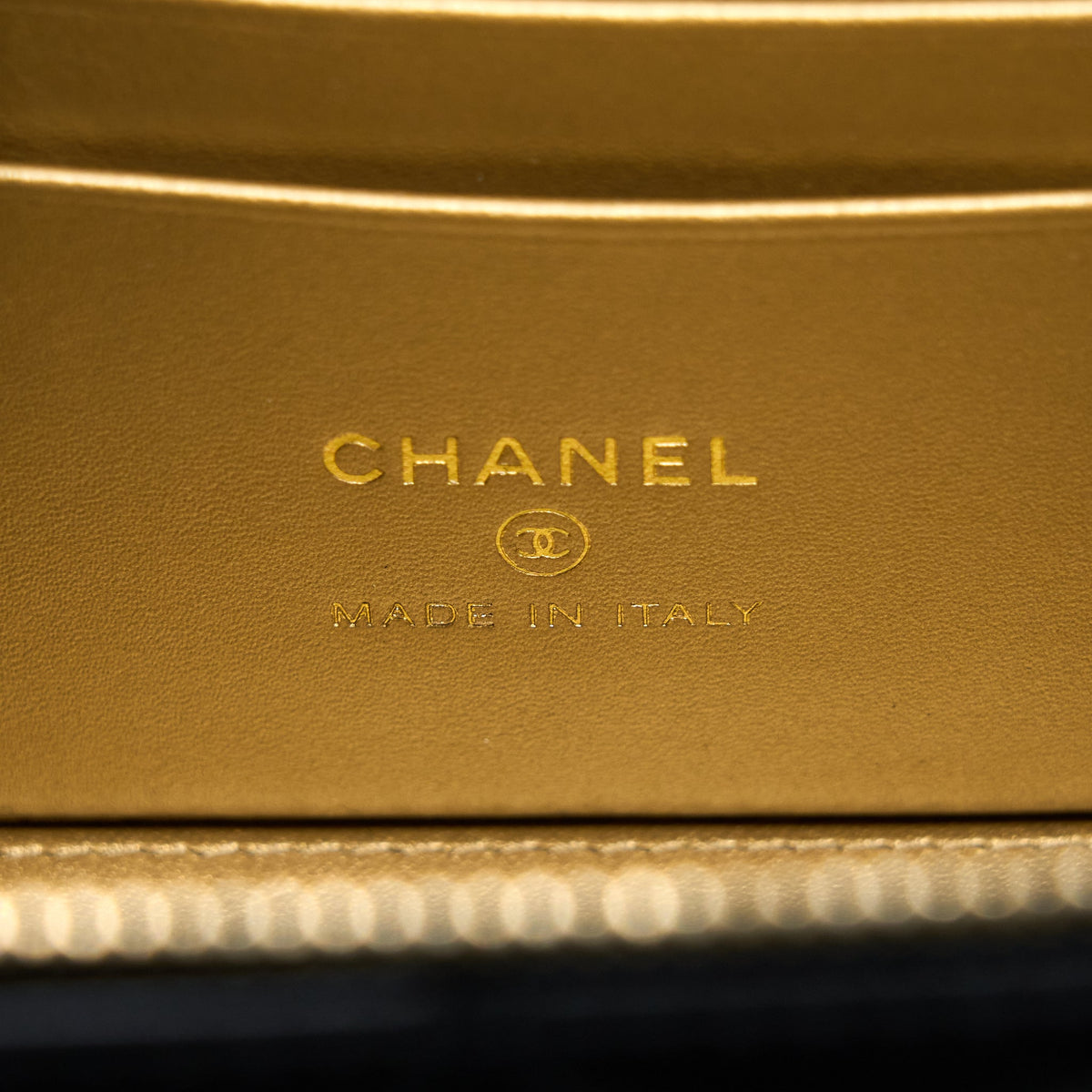 chanel-pearl-crush-long-vanity-lambskin-black-brushed-ghwmicrochip