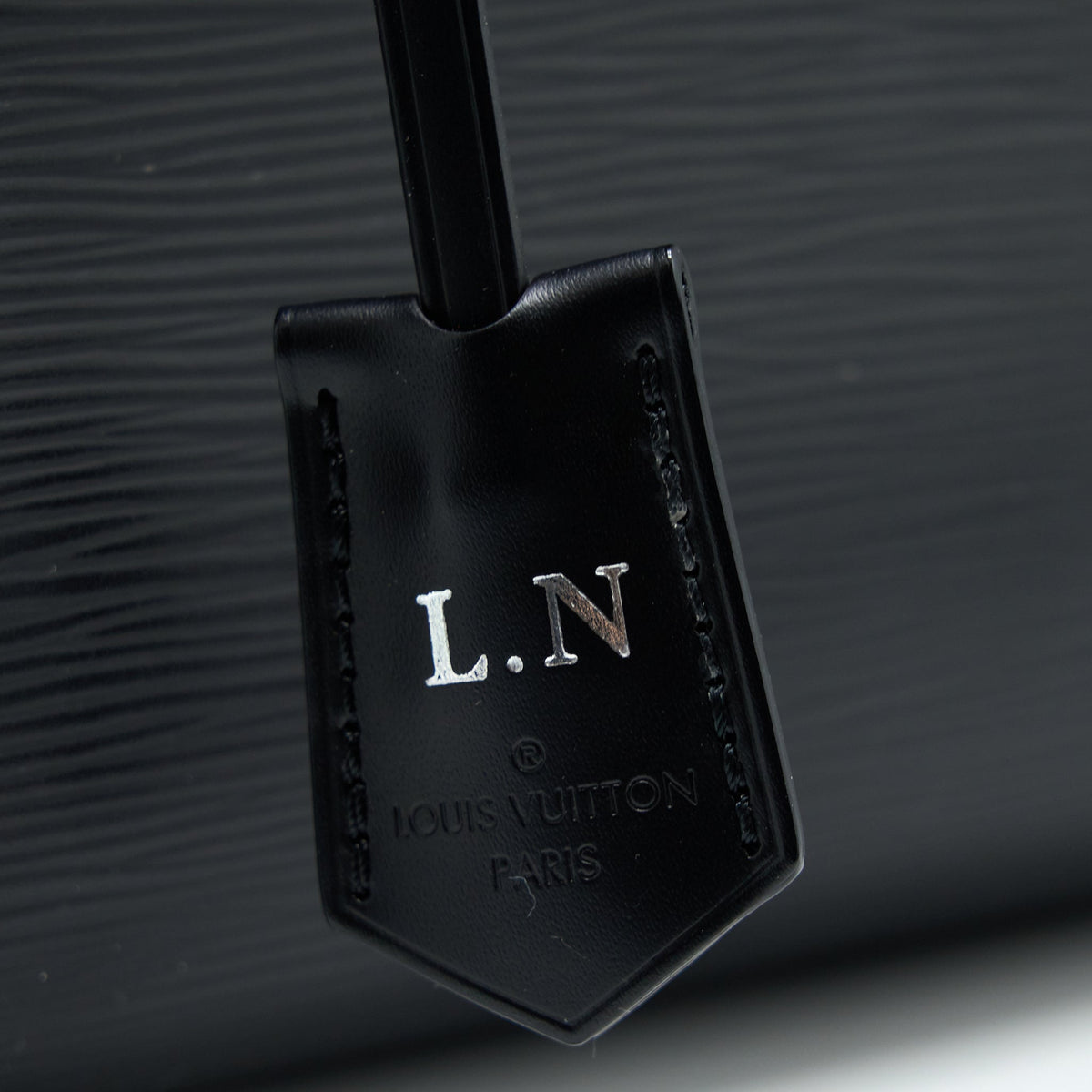 louis-vuitton-cluny-mm-epi-black-shw