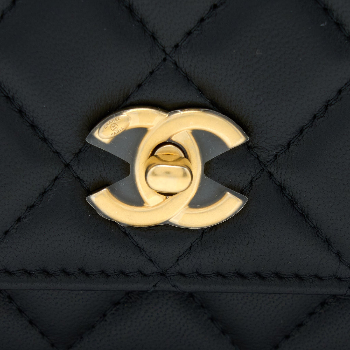 chanel-pearl-crush-wallet-on-chain-lambskin-black-ghw-microchip-3