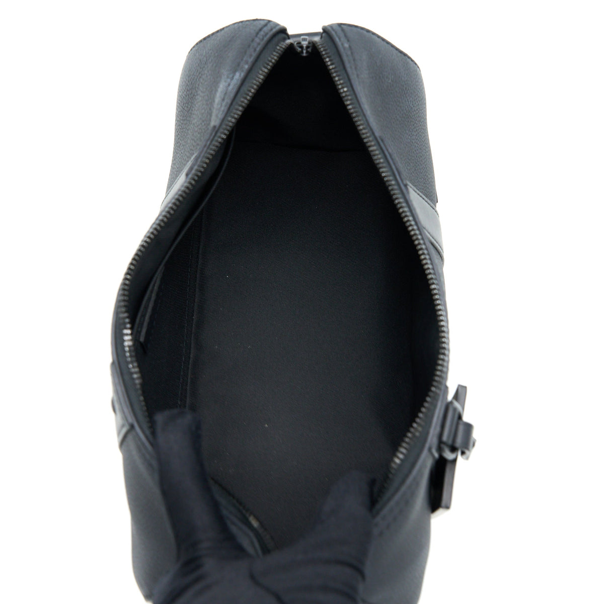 louis-vuitton-city-keepall-grained-calfskin-black-with-black-hardware