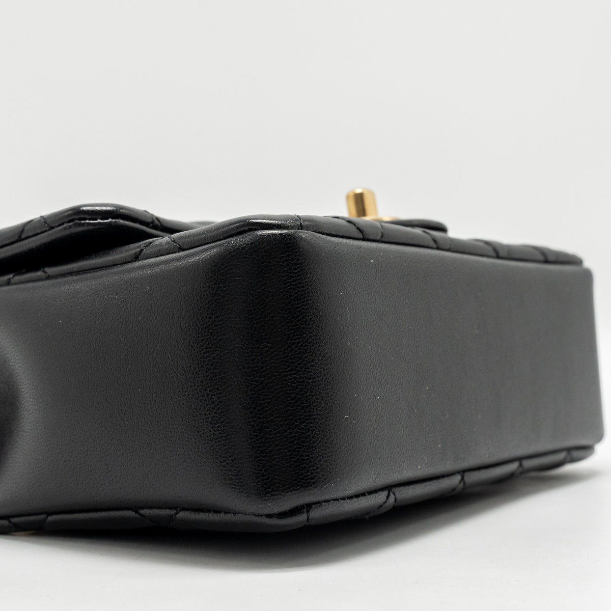 chanel-24p-pearl-chain-mini-flap-bag-lambskin-black-ghw-microchip-copy