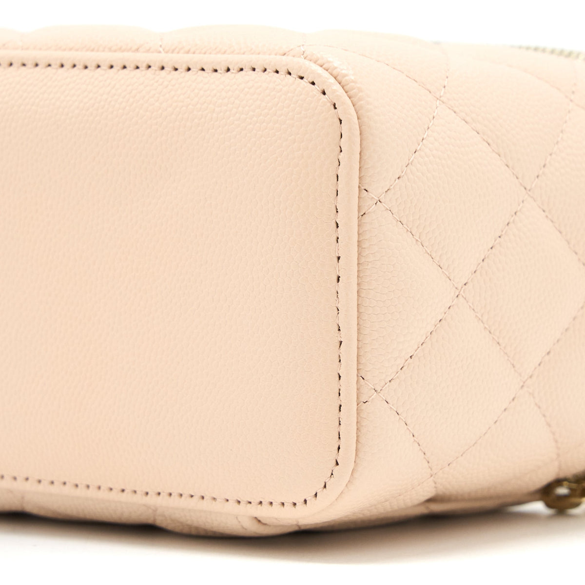 chanel-long-vanity-case-caviar-light-pink-lghw