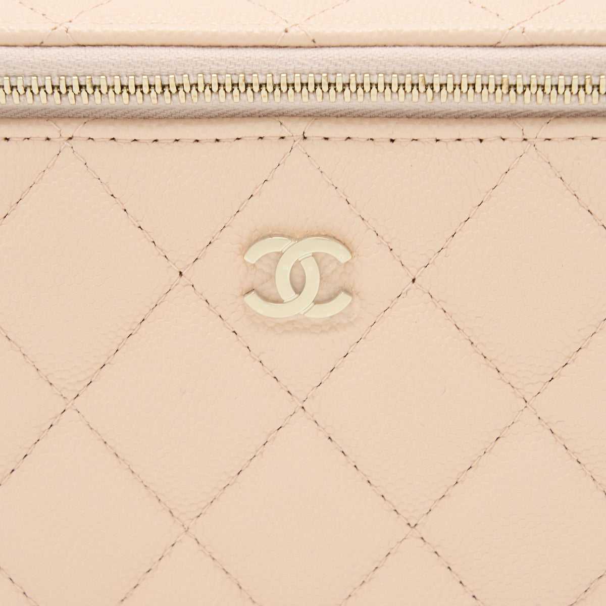 chanel-long-vanity-case-caviar-light-pink-lghw