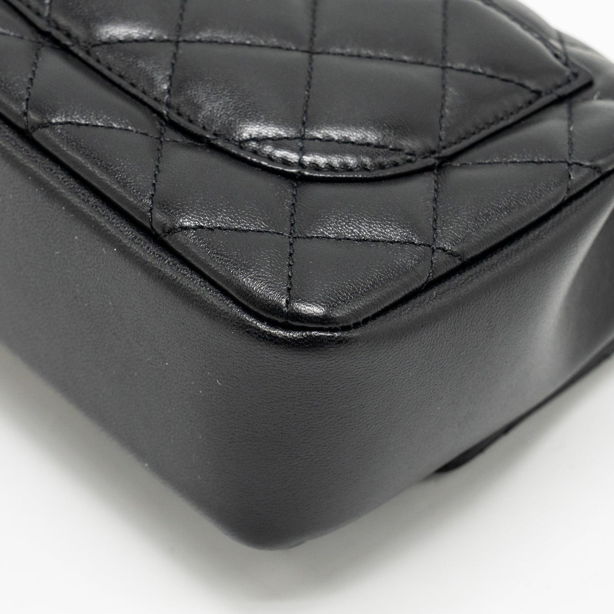 chanel-24p-pearl-chain-mini-flap-bag-lambskin-black-ghw-microchip-copy