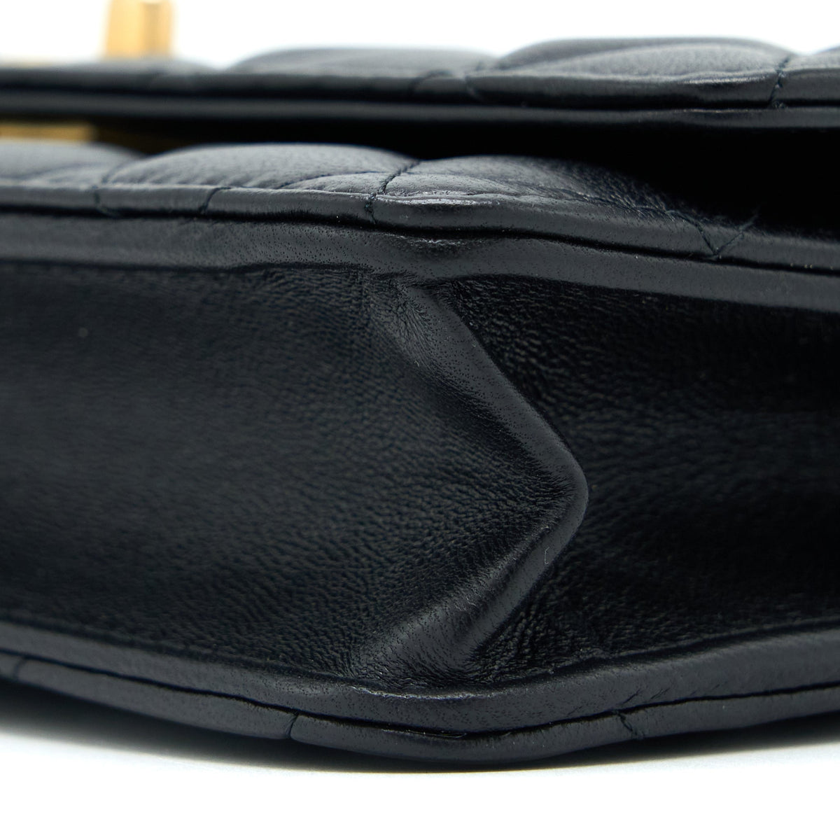 chanel-pearl-crush-wallet-on-chain-lambskin-black-ghw-microchip-2