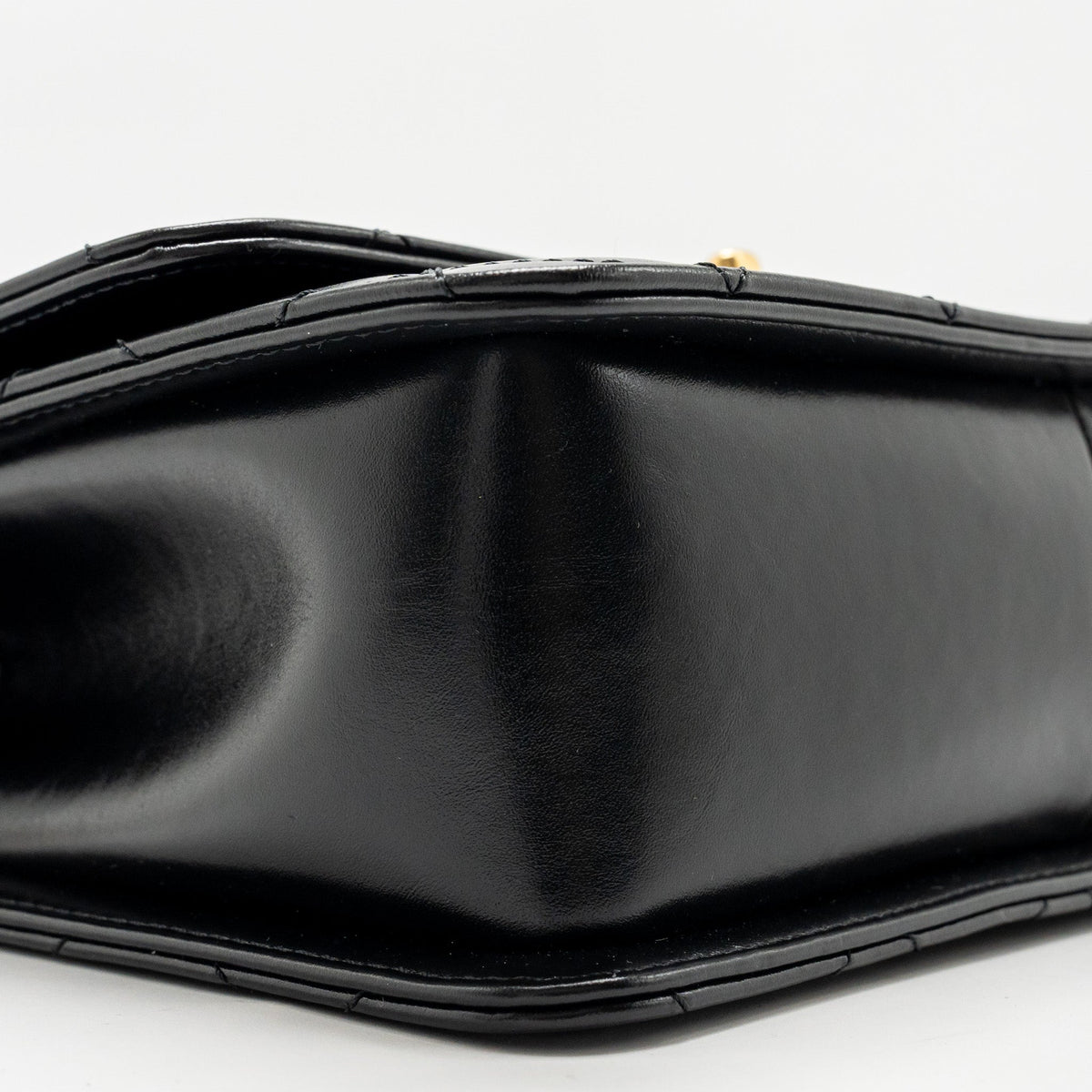 chanel-gold-crush-flap-bag-calfskin-black-ghw-microchip
