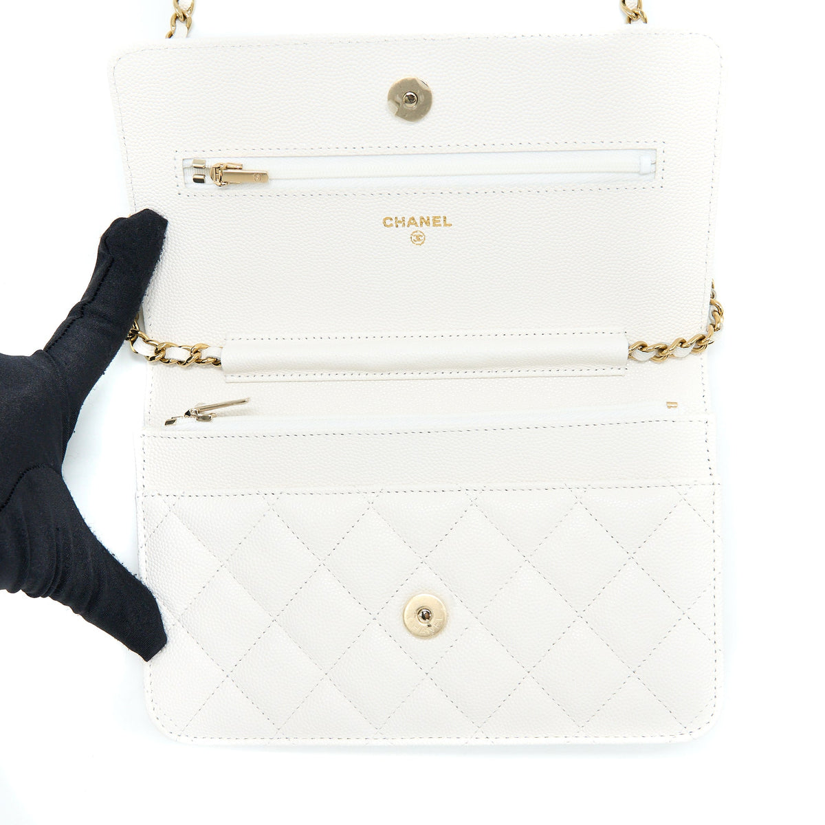 chanel-classic-wallet-on-chain-caviar-white-lghw-microchip-1