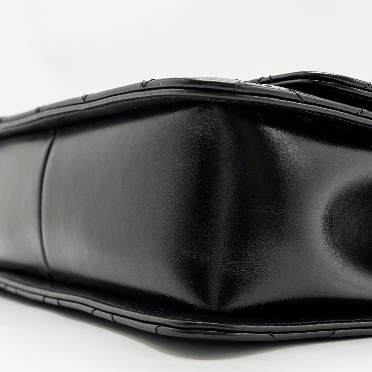 chanel-gold-crush-flap-bag-calfskin-black-ghw-microchip