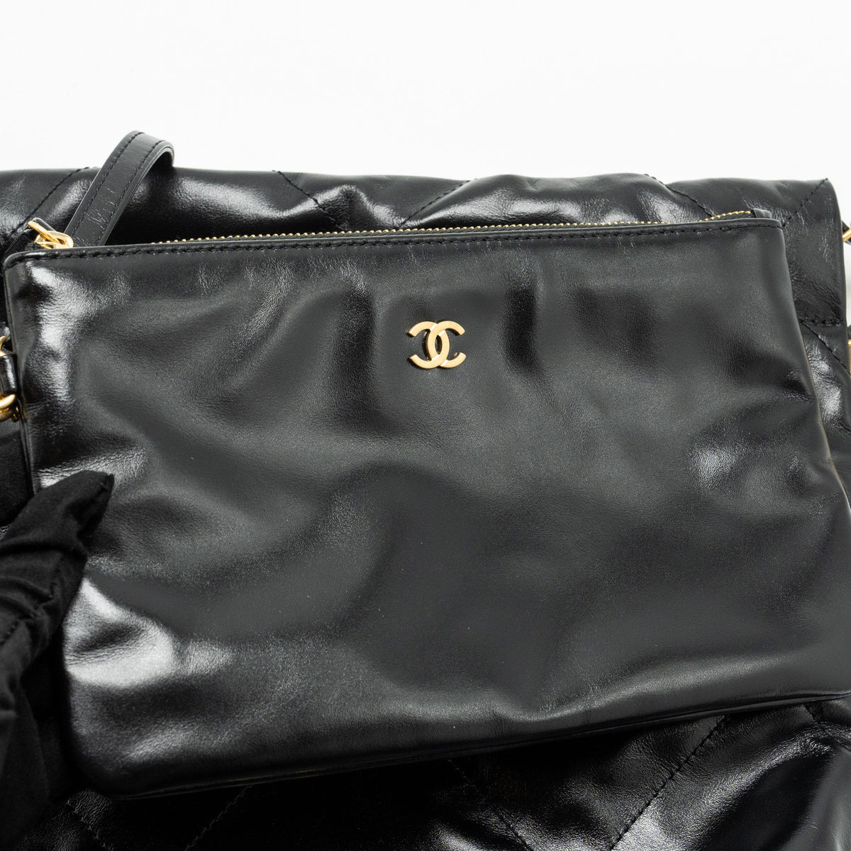 chanel-small-22-bag-shiny-calfskin-black-ghw-microchip-2
