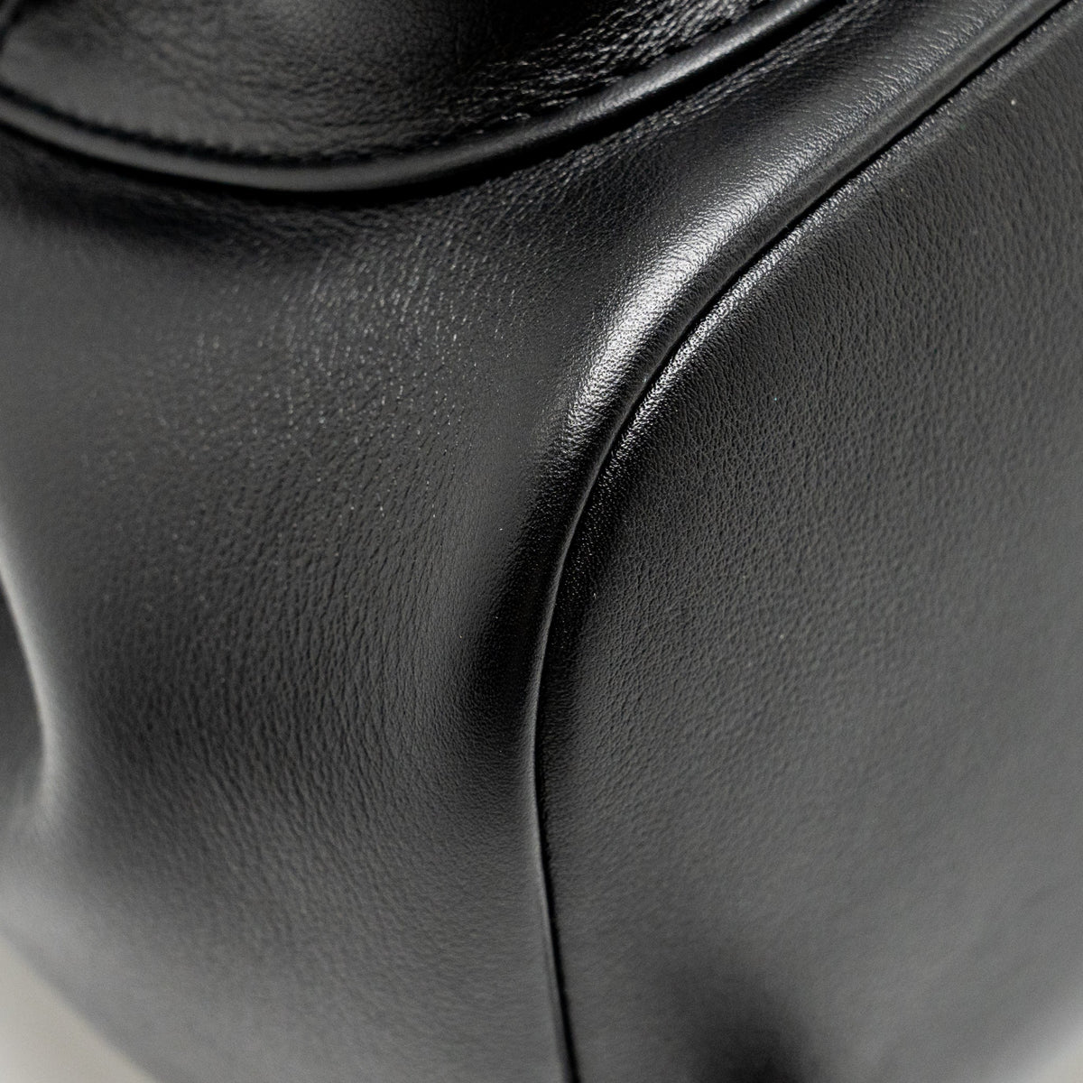 chanel-mini-duma-backpack-calfskin-black-lghwmicrochip