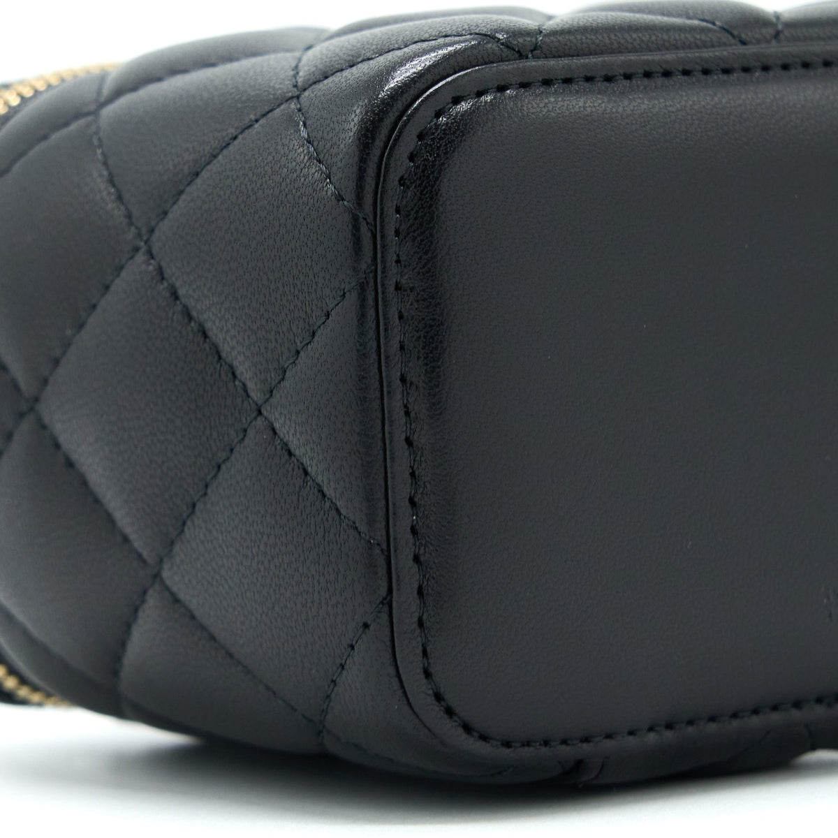 chanel-pearl-crush-mini-vanity-lambskin-black-ghw