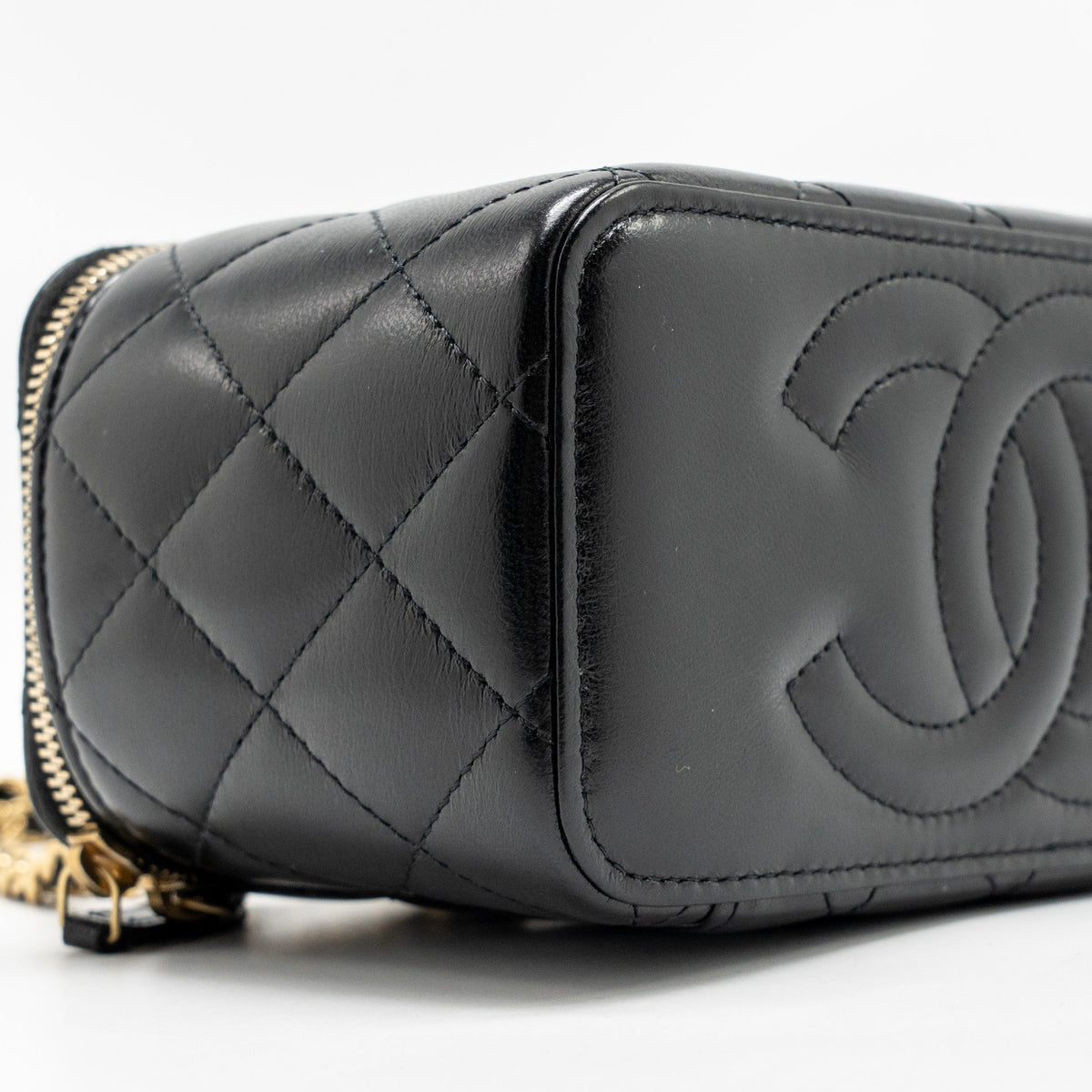 chanel-long-vanity-with-chain-detail-cc-logo-lambskin-black-ghwmicrochip