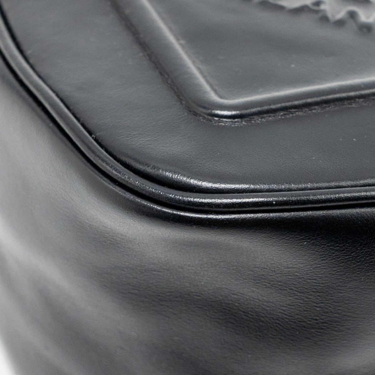 prada-triangle-shoulder-bag-leather-black-shw-no-price