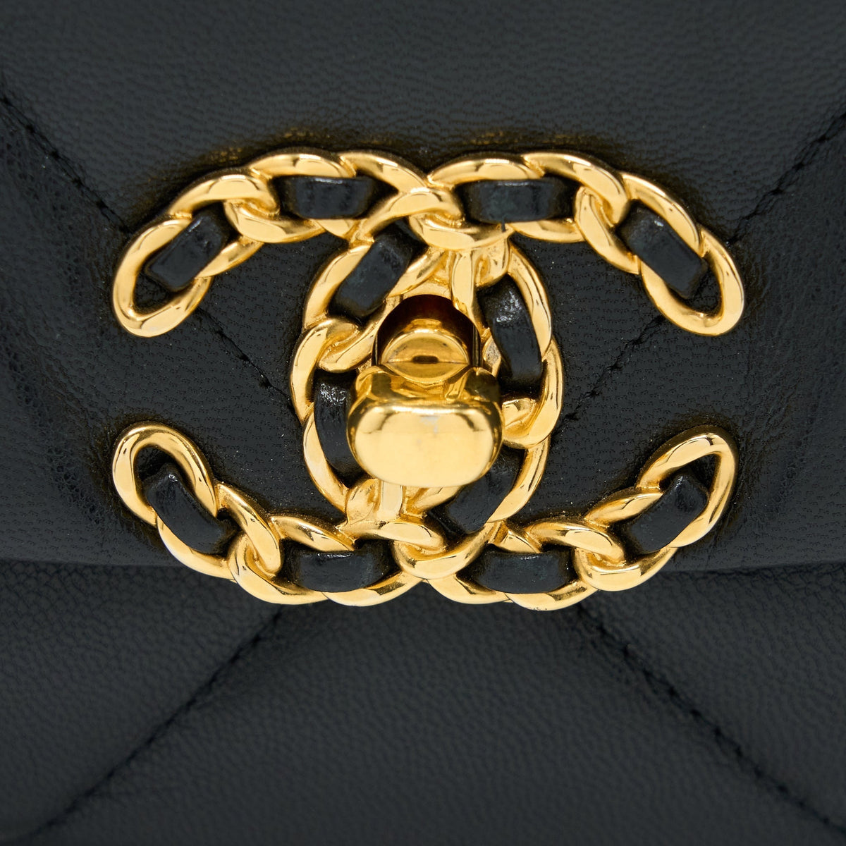 chanel-small-19-bag-lambskin-black-ghw
