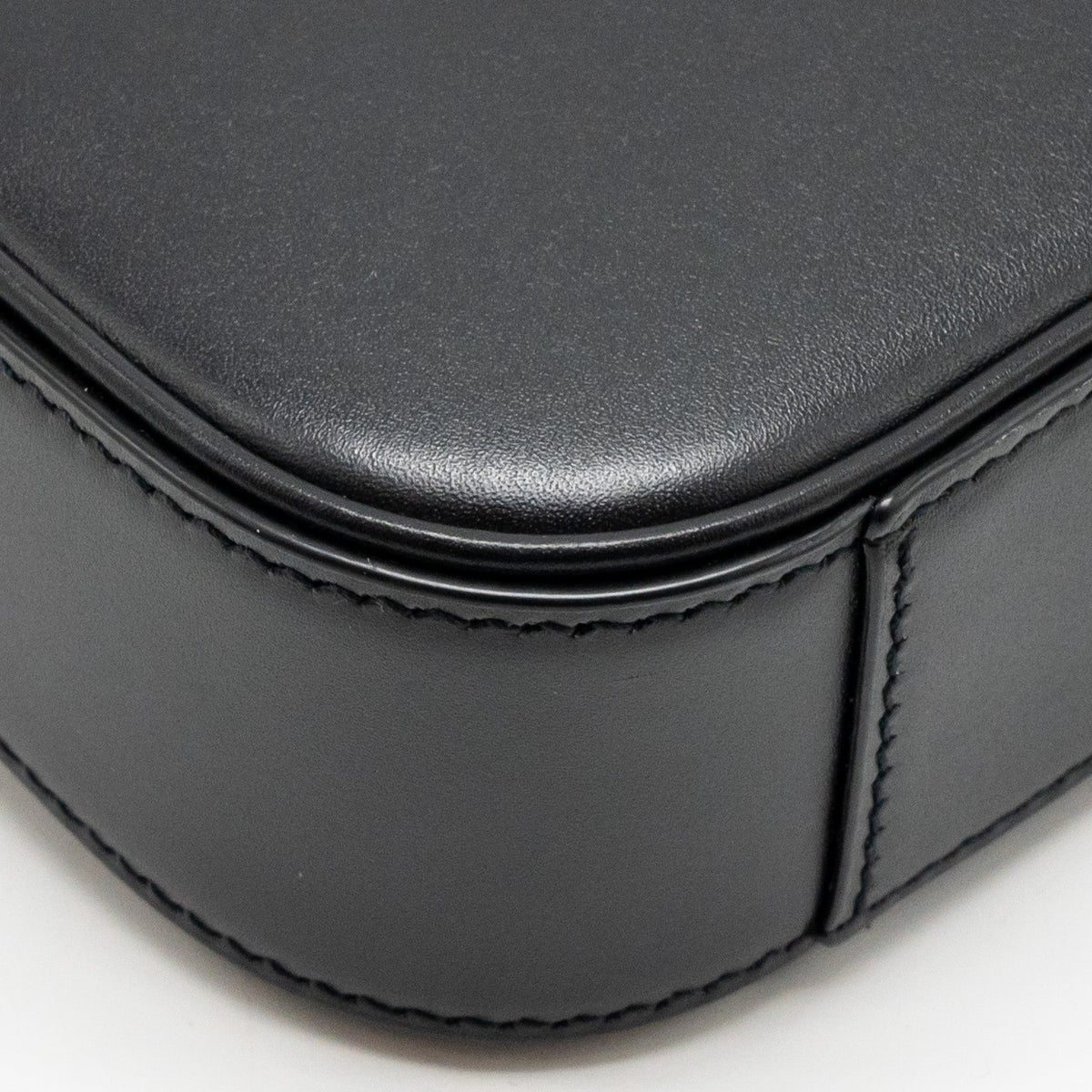 saint-laurent-ysl-mini-le-5-a-7-hobo-bag-smooth-calfskin-black-ghw-1