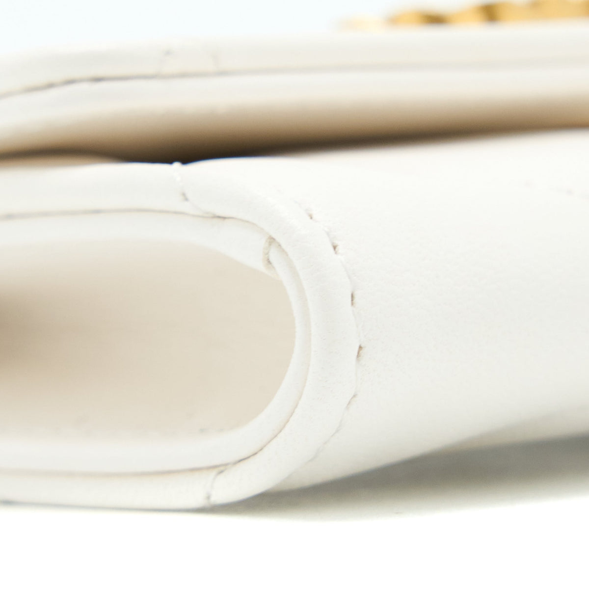 chanel-19-flap-card-holder-lambskin-white-brushed-ghw-microchip