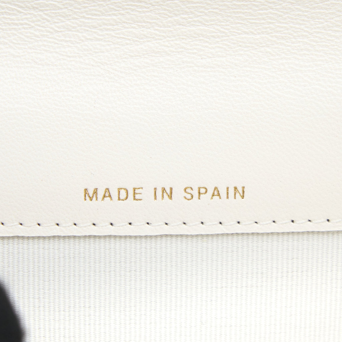 chanel-19-flap-card-holder-lambskin-white-brushed-ghw-microchip