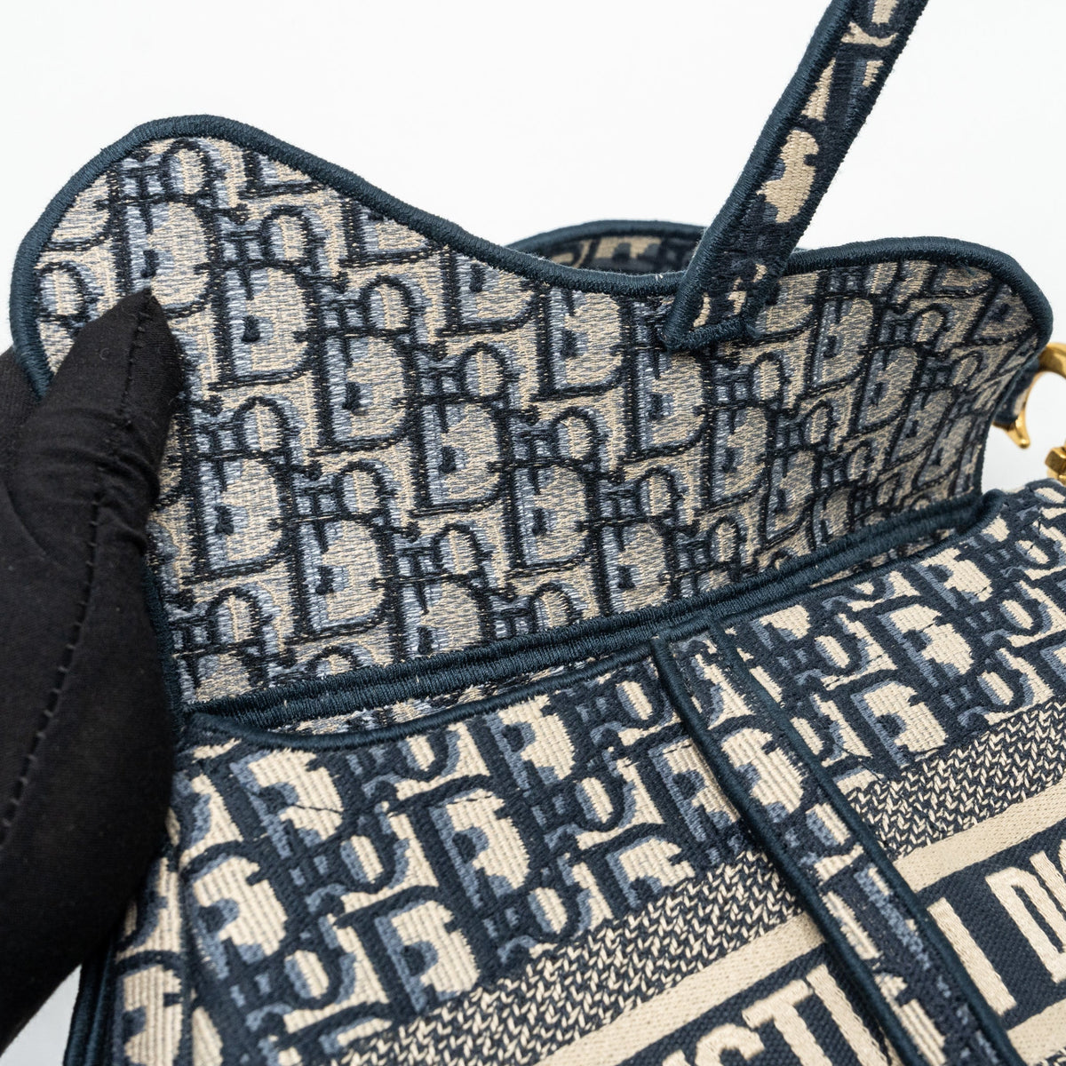 dior-medium-saddle-blue-oblique-embroidery-ghw