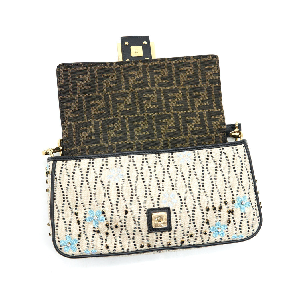 fendi-baguette-iconic-medium-white-raffia-bag-multicolor-1