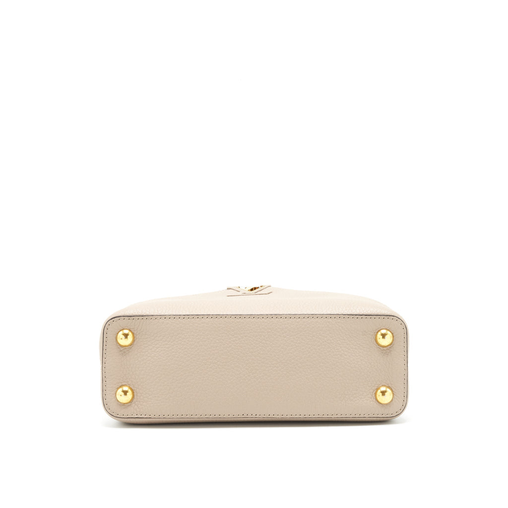 louis-vuitton-capucines-bb-taurillon-galet-ghw