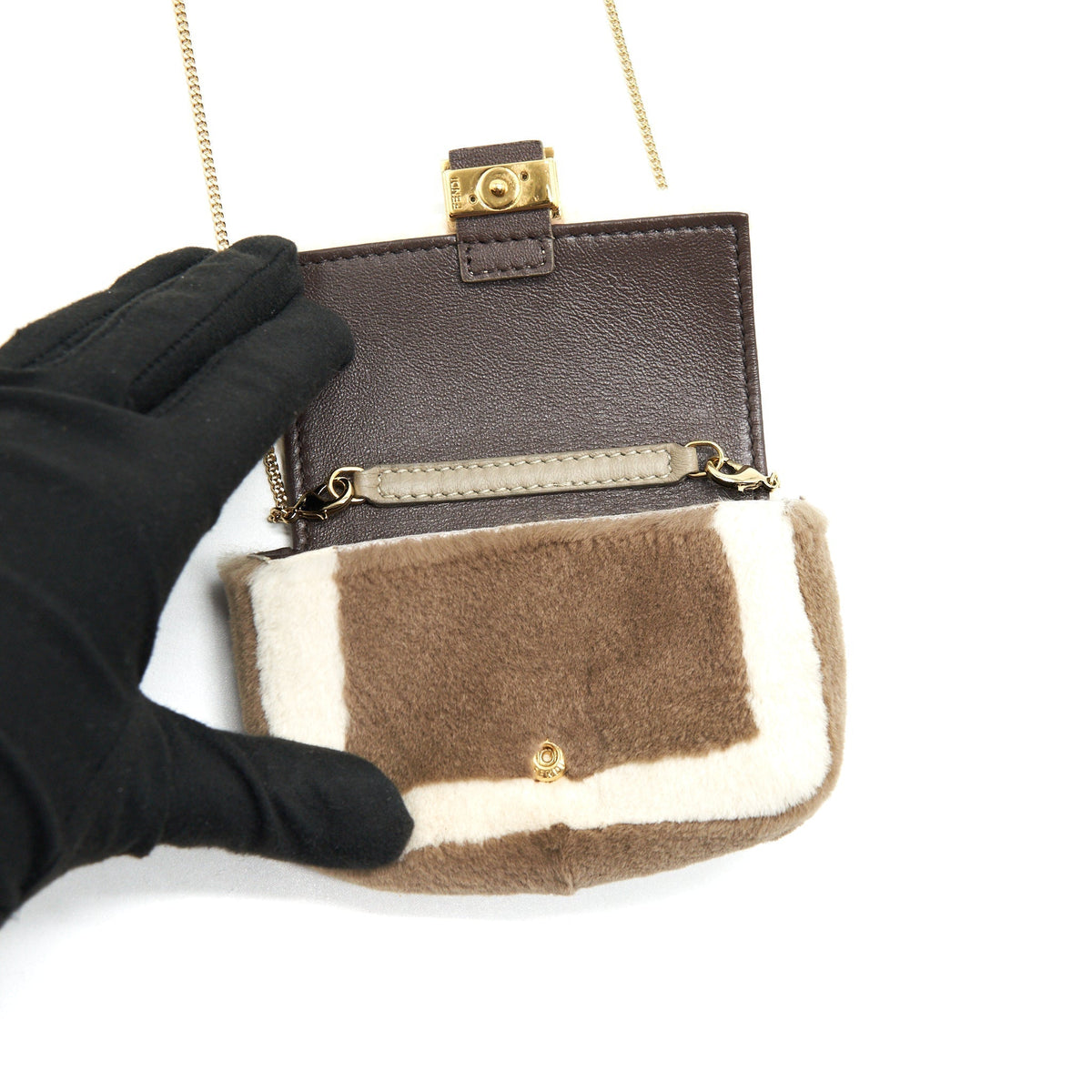 fendi-nano-baguette-brown-mink-charm