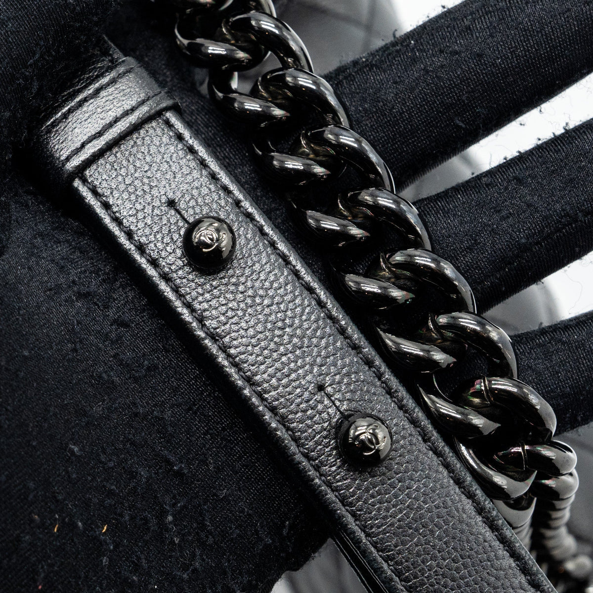 chanel-medium-boy-bag-caviar-so-black-black-hardware