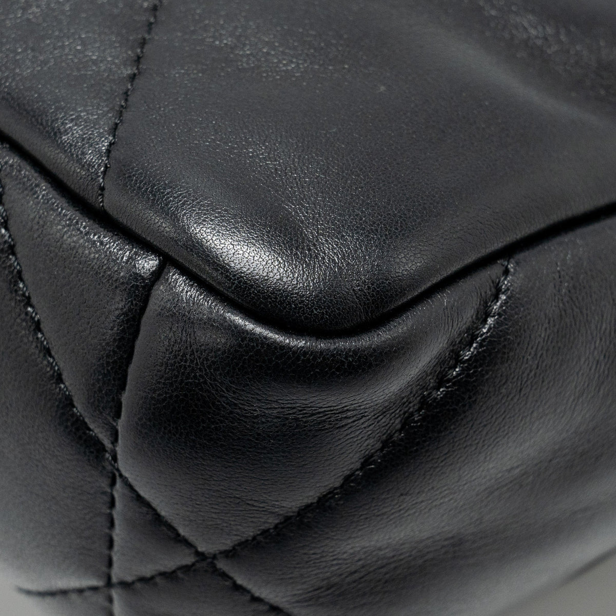 chanel-small-19-bag-lambskin-black-multicolour-hardware-3