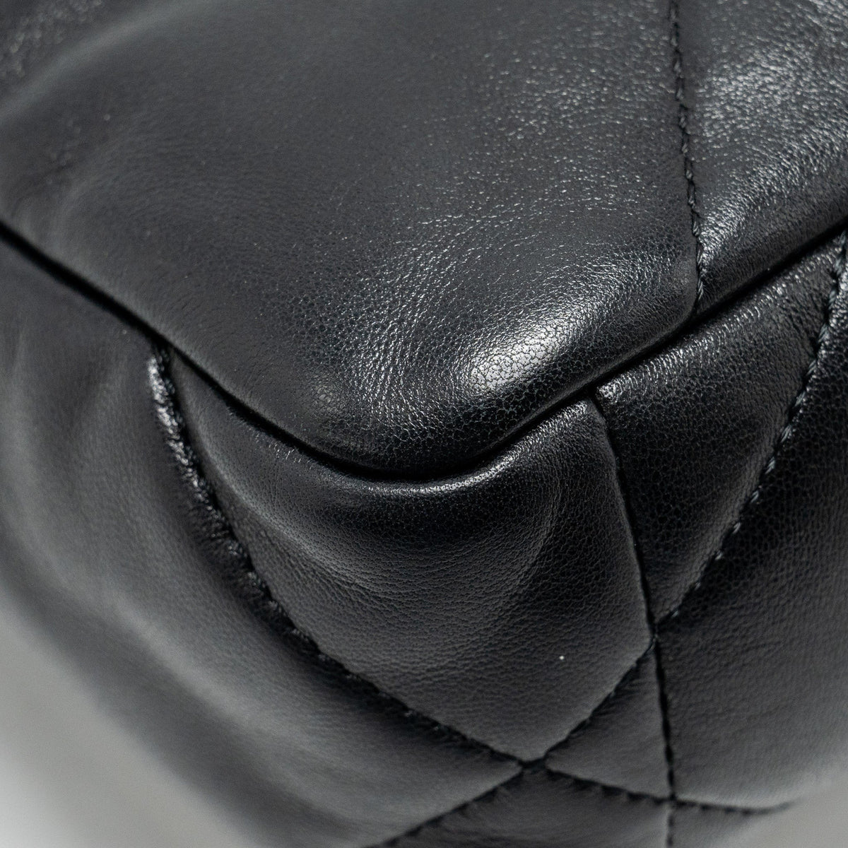 chanel-small-19-bag-lambskin-black-multicolour-hardware-3