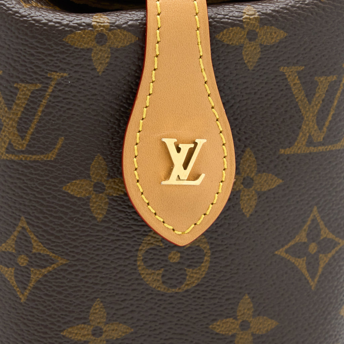 louis-vuitton-fold-me-pouch-monogram-canvas-2