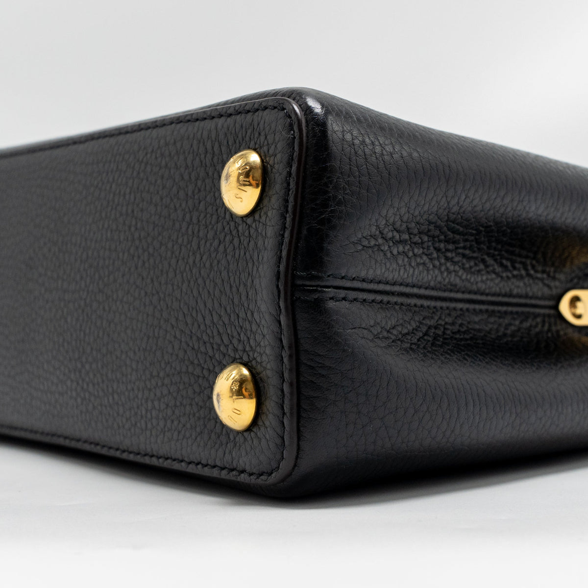 louis-vuitton-capucines-bb-calfskin-black-ghw-1