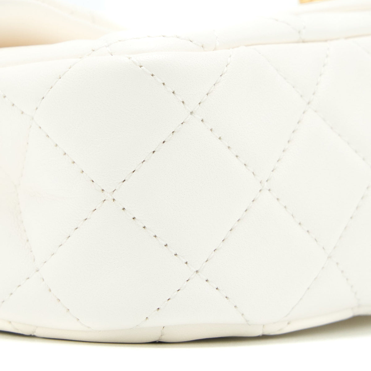 chanel-pearl-crush-mini-rectangular-lambskin-white-ghw-microchip