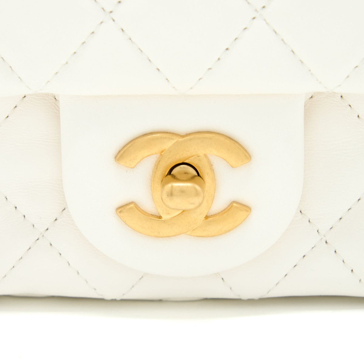 chanel-pearl-crush-mini-rectangular-lambskin-white-ghw-microchip