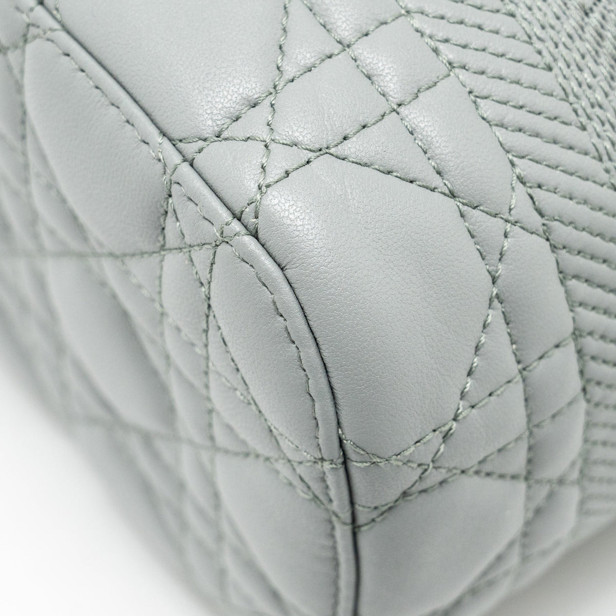 dior-small-diortravel-vanity-case-cannage-lambskin-grey-ghw-copy-1