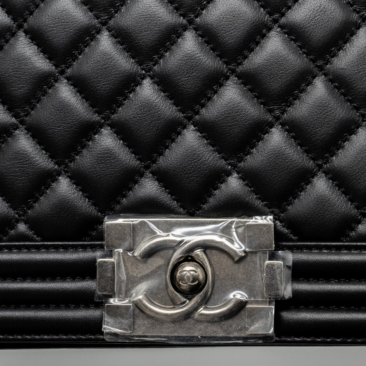 chanel-medium-boy-bag-calfskin-black-ruthenium-hardware