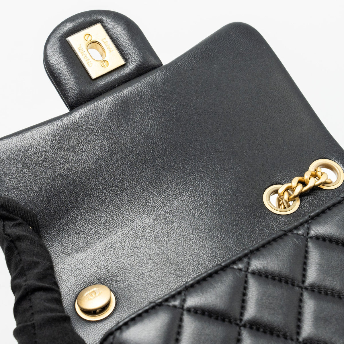 chanel-camellia-adjustable-chain-mini-square-flap-bag-lambskin-black-ghw-microchip-copy